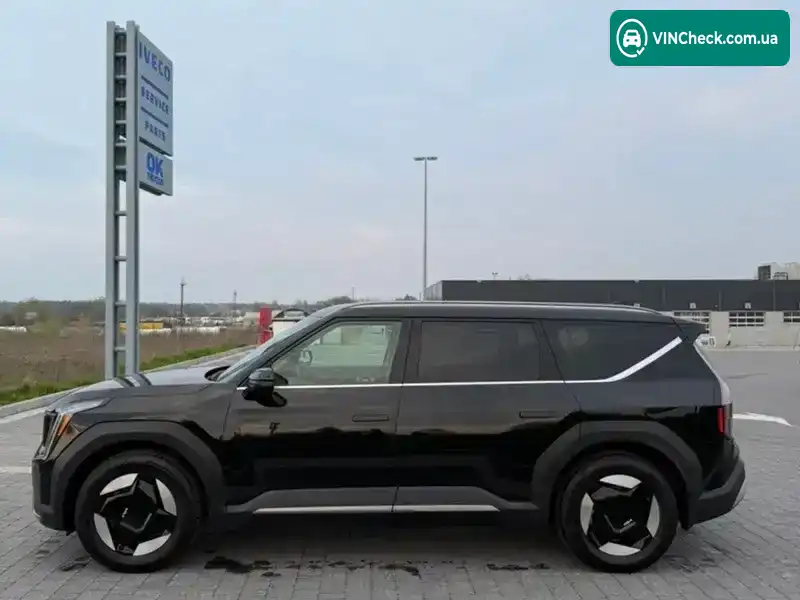 Kia EV9 2024, фото з оголошення 2 з 20, VIN KNDAFFS53S6058859