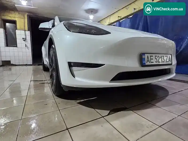 Tesla Model Y 2024, фото з оголошення 1 з 10, VIN 7SAYGDEE0SA350372
