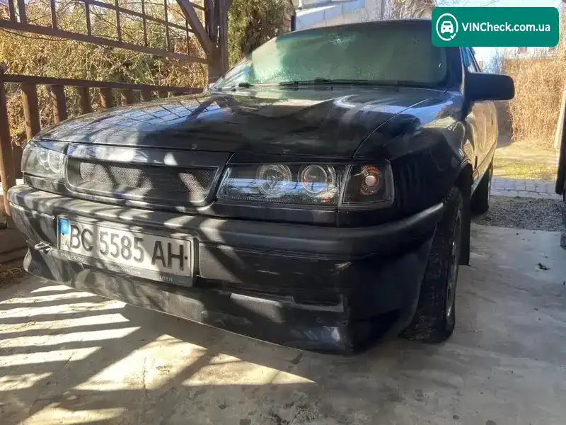 Opel Vectra 1989, фото з оголошення 1 з 14, VIN W0L000087K5008812