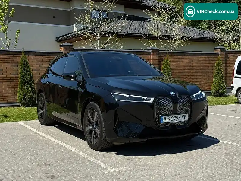 BMW iX 2023, фото з оголошення 2 з 20, VIN WB523CF04PCM89404