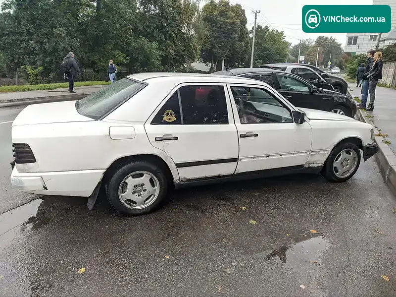 Mercedes-Benz E-Class 1988, фото з оголошення 2 з 13, VIN WDB1241201A677376