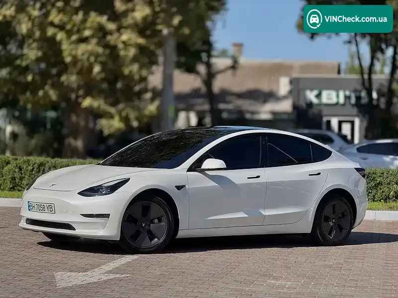 Tesla Model 3 2023, фото з оголошення 2 з 20, VIN 5YJ3E1EB0PF593207