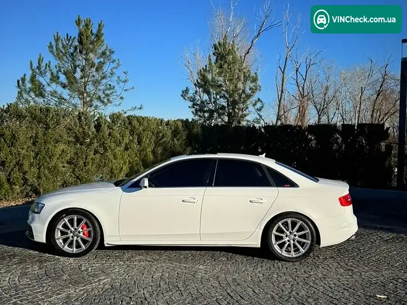 Audi A4 2015, фото з оголошення 2 з 19, VIN WAUBFAFL2GN007170