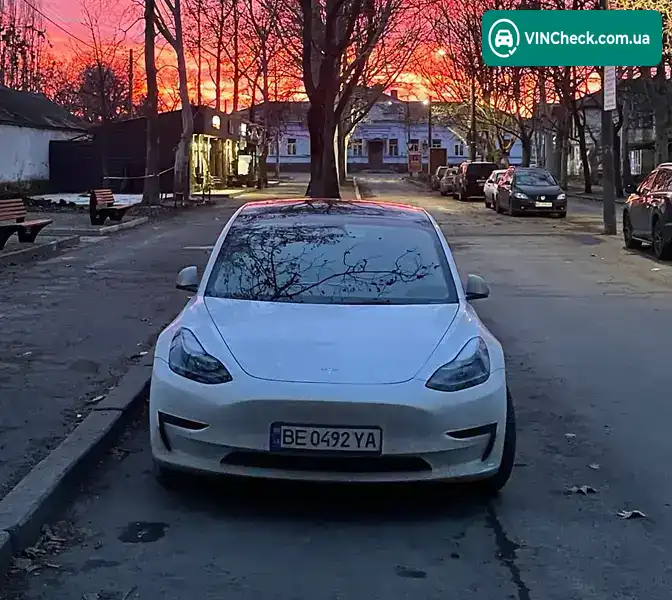Tesla Model 3 2021, фото з оголошення 1 з 3, VIN 5YJ3E1EB5NF144165