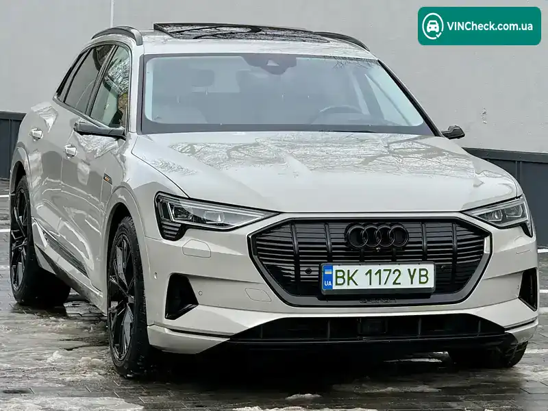 Audi e-tron 2018, фото з оголошення 2 з 21, VIN WAUZZZGE9KB000599