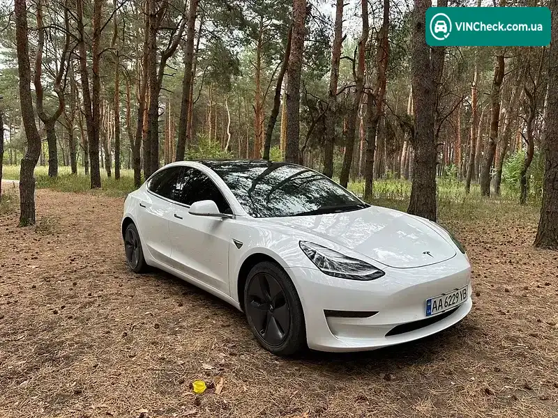 Tesla Model 3 2019, фото з оголошення 1 з 14, VIN 5YJ3E1EB1LF618397
