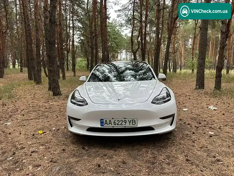 Tesla Model 3 2019, фото з оголошення 2 з 14, VIN 5YJ3E1EB1LF618397