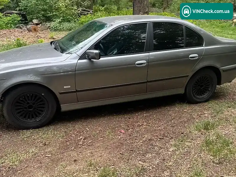 BMW 5 Series 1998, фото з оголошення 2 з 7, VIN WBADD41050BT44842