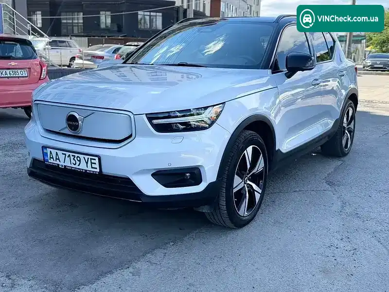 Volvo XC40 2021, фото з оголошення 1 з 21, VIN YV4ED3UR0M2583634