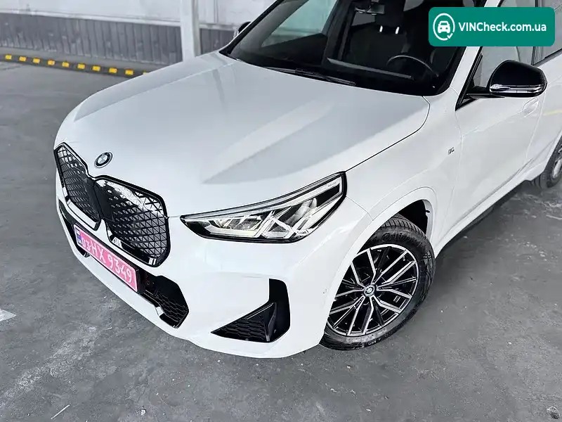 BMW iX1 2023, фото з оголошення 2 з 20, VIN WBY61EF0805Y50889