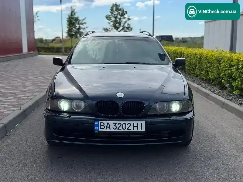 BMW 5 Series 2001, фото з оголошення 2 з 18, VIN WBADP81040GV54575