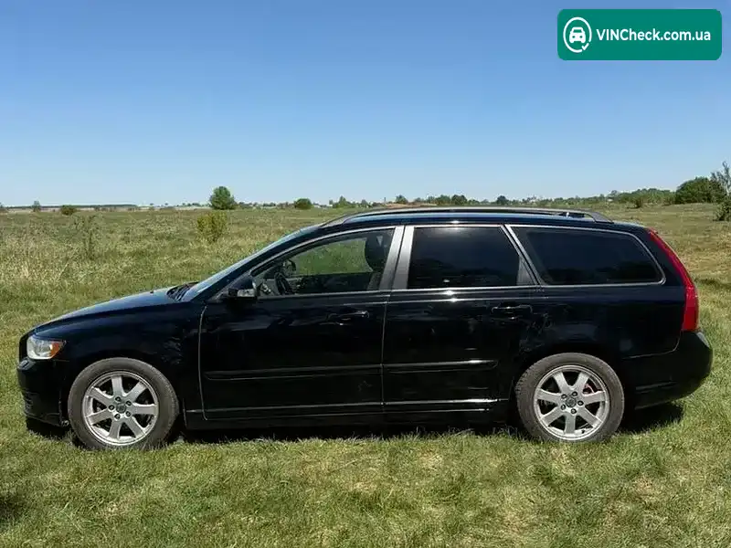 Volvo V50 2010, фото з оголошення 2 з 12, VIN YV1MW84E1B2608920