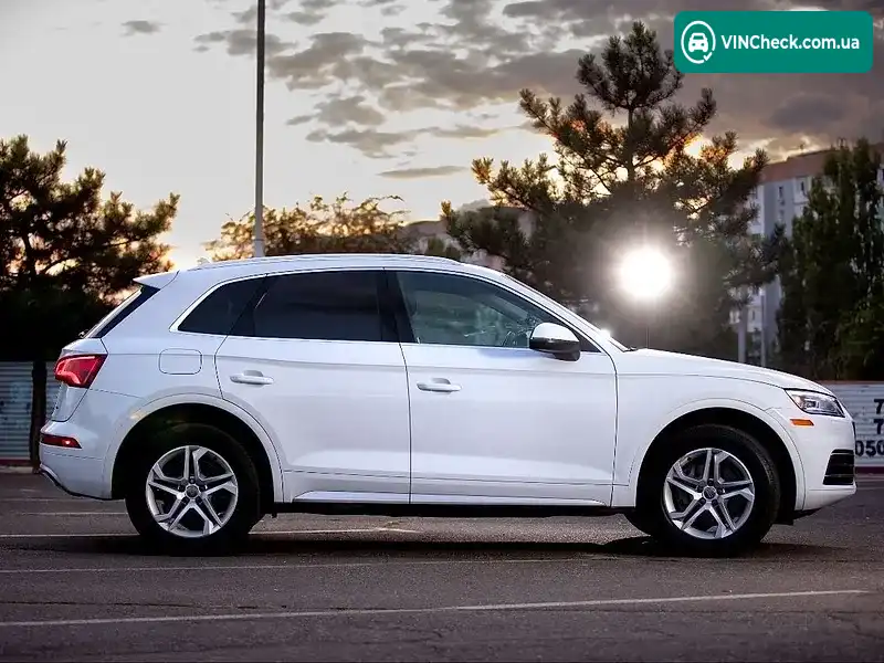 Audi Q5 2019, фото з оголошення 2 з 20, VIN WA1ANAFY6K2113462