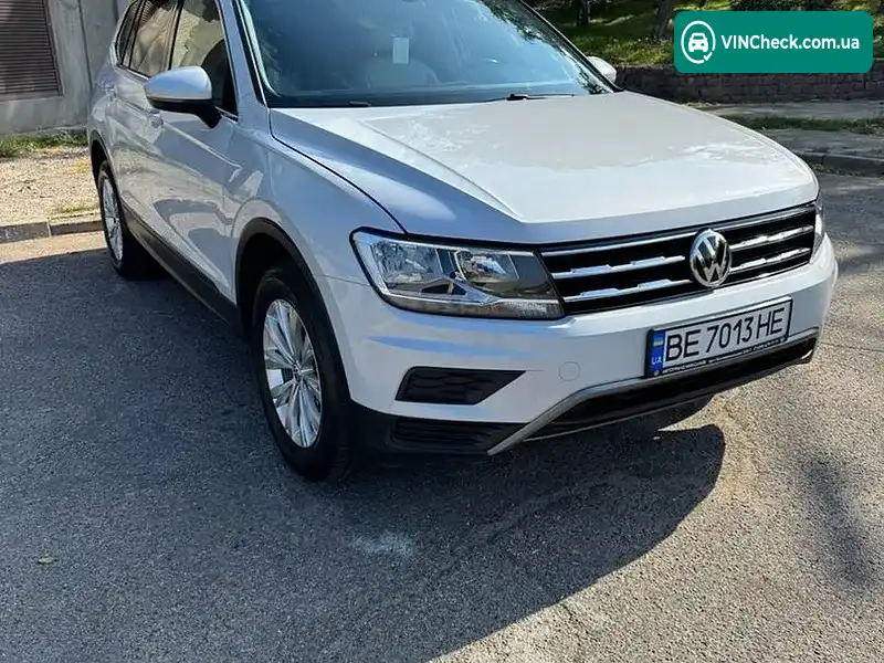 Volkswagen Tiguan 2018, фото з оголошення 1 з 19, VIN 3VV2B7AX6KM019984