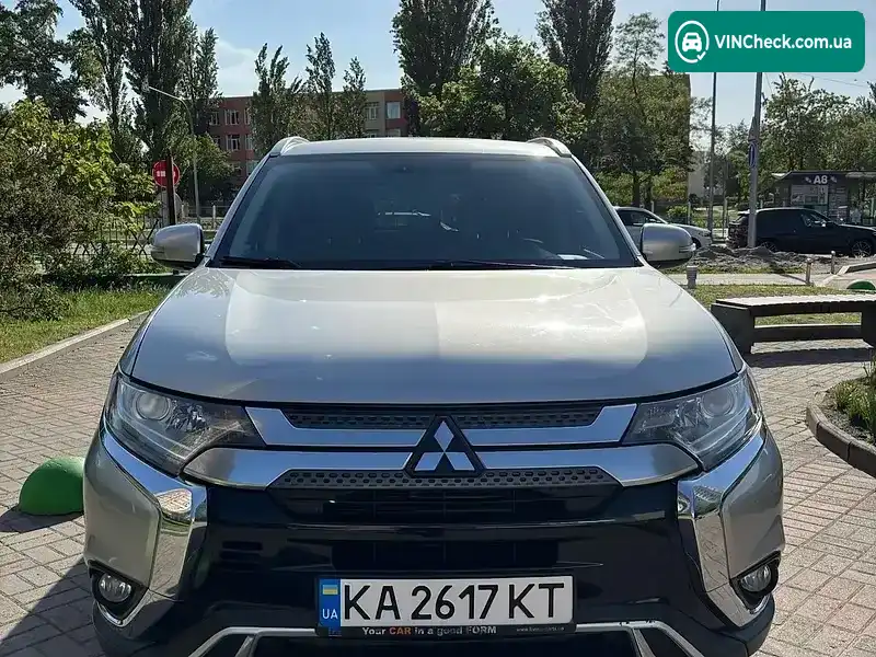 Mitsubishi Outlander 2018, фото з оголошення 2 з 20, VIN JA4AD3A30KZ034256