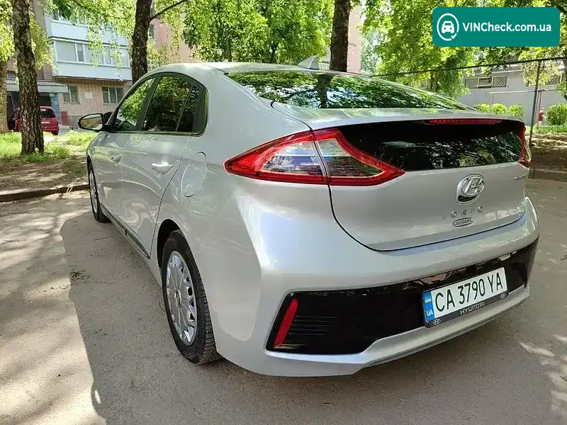 Hyundai Ioniq 2018, фото з оголошення 2 з 18, VIN KMHC85LH7KU042595
