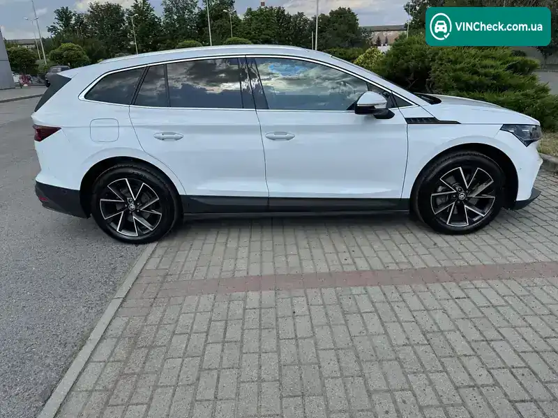 Skoda Enyaq iV 2022, фото з оголошення 2 з 17, VIN TMBJC7NY9NF054369