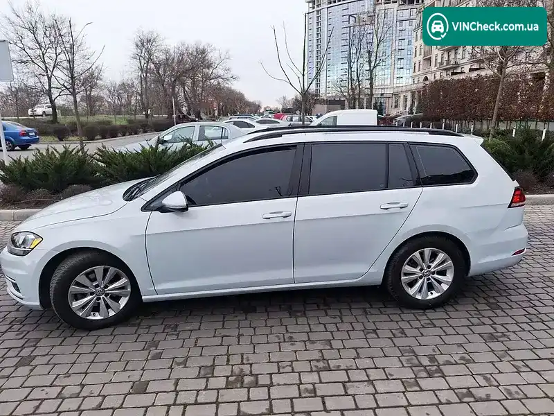 Volkswagen Golf 2017, фото з оголошення 1 з 21, VIN 3VW117AU1JM750997