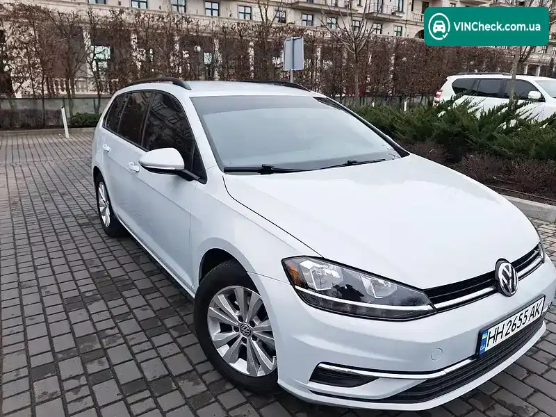Volkswagen Golf 2017, фото з оголошення 2 з 21, VIN 3VW117AU1JM750997