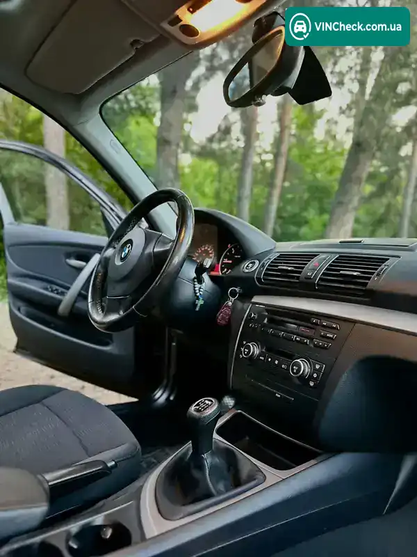 BMW 1 Series 2009, фото з оголошення 2 з 5, VIN WBAUH51080E304957