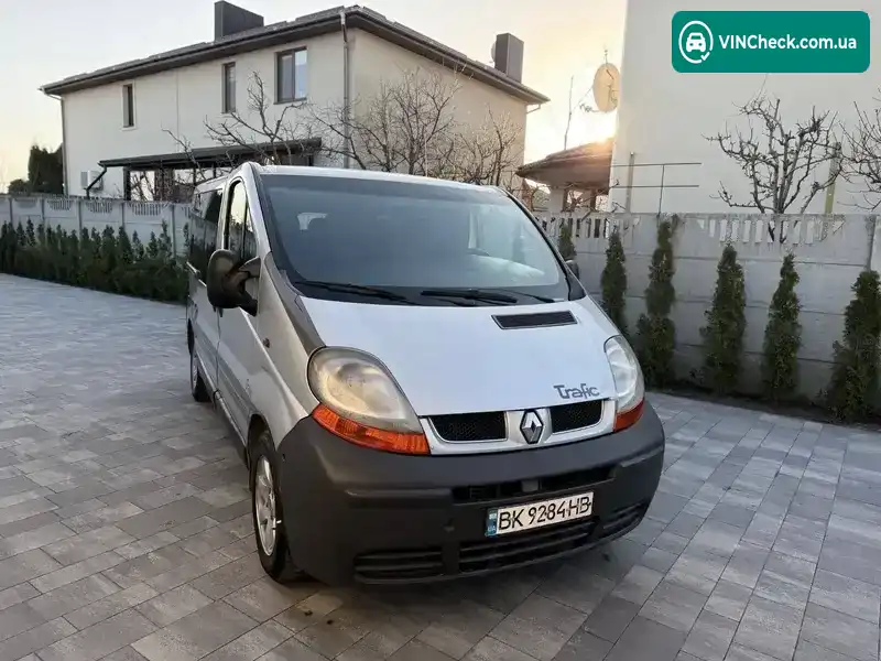 Renault Trafic 2004, фото з оголошення 2 з 18, VIN VF1FLACA64Y054171