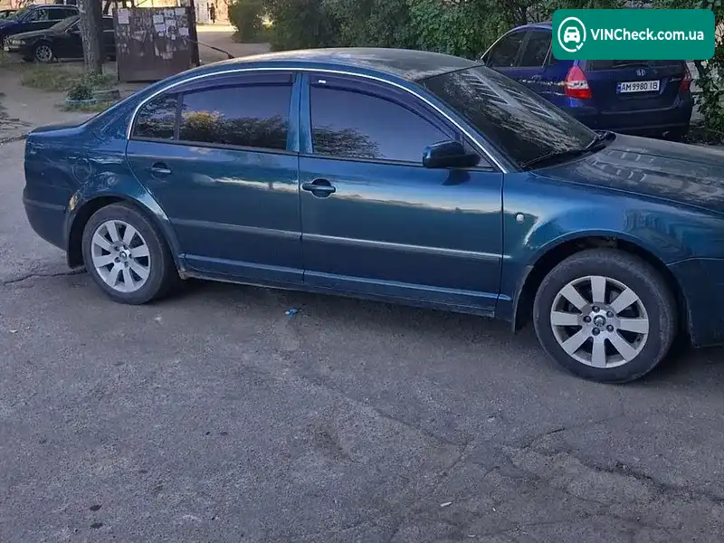 Skoda Superb 2003, фото з оголошення 2 з 5, VIN TMBCL23U039030596
