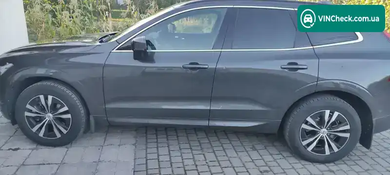 Volvo XC60 2022, фото з оголошення 2 з 10, VIN YV1UZK5VDN1019876
