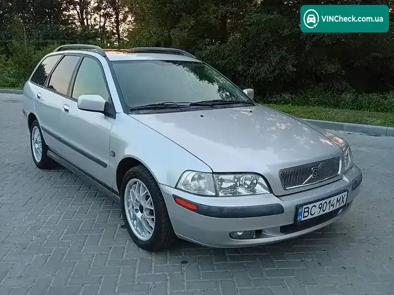 Volvo V40 2002, фото з оголошення 1 з 9, VIN YV1VW14K32F838343