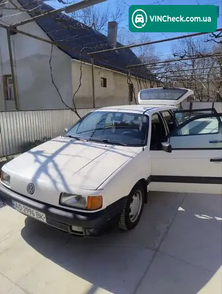 Volkswagen Passat 1991, фото з оголошення 2 з 10, VIN WVWZZZ31ZMB038859