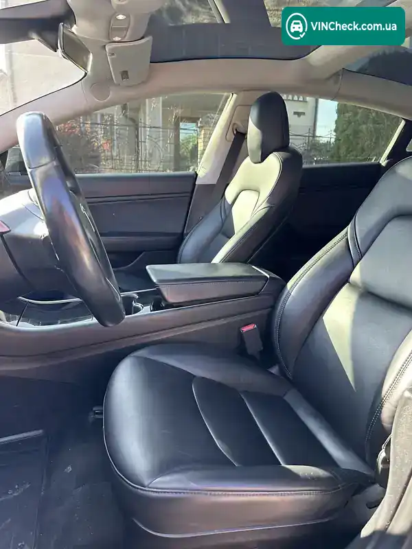 Tesla Model 3 2018, фото з оголошення 2 з 17, VIN 5YJ3E1EB1JF129222