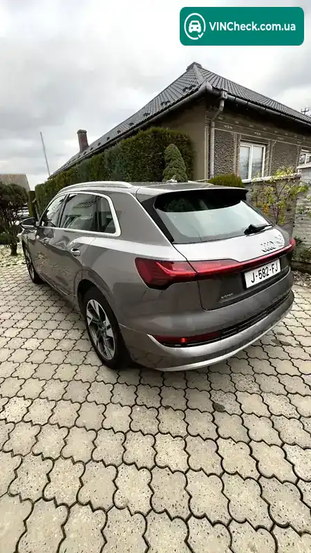 Audi e-tron 2020, фото з оголошення 2 з 21, VIN WAUZZZGE5LB016381
