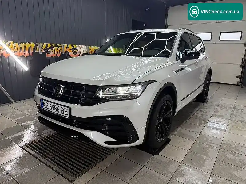 Volkswagen Tiguan 2023, фото з оголошення 2 з 21, VIN 3VV8B7AX7RM059124