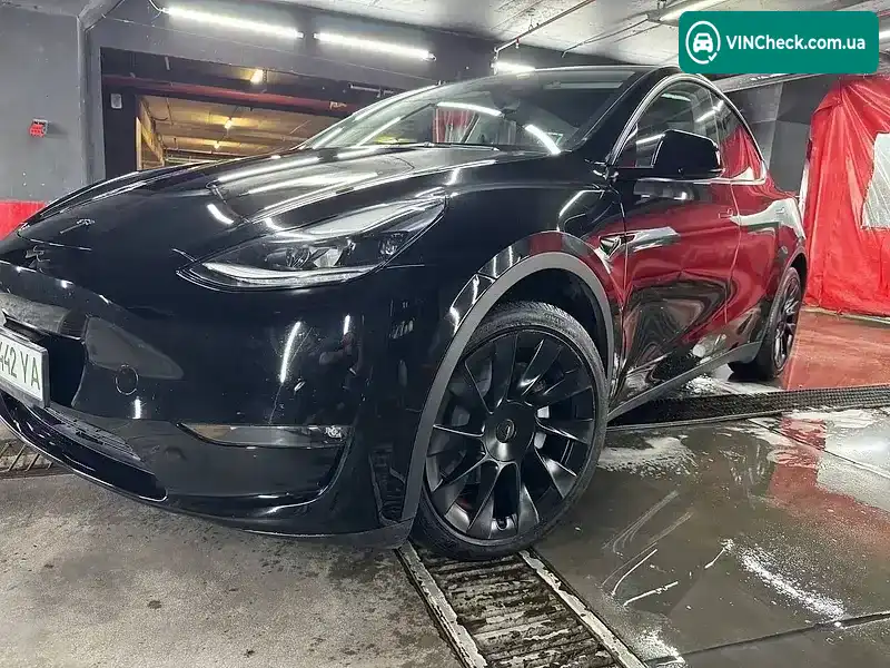 Tesla Model Y 2023, фото з оголошення 2 з 20, VIN 7SAYGAEE4PF919524