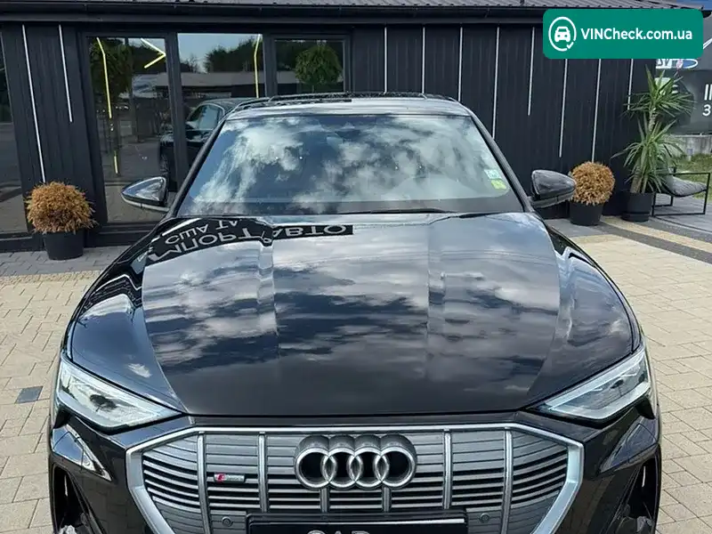 Audi e-tron 2020, фото з оголошення 2 з 20, VIN WAUZZZGE4LB039635