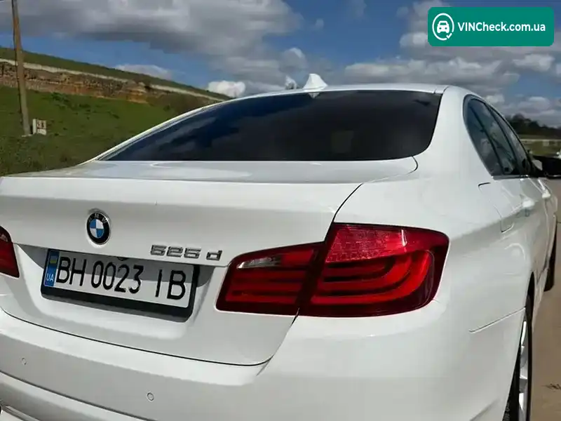 BMW 5 Series 2012, фото з оголошення 2 з 20, VIN WBAXA3101DDW62290