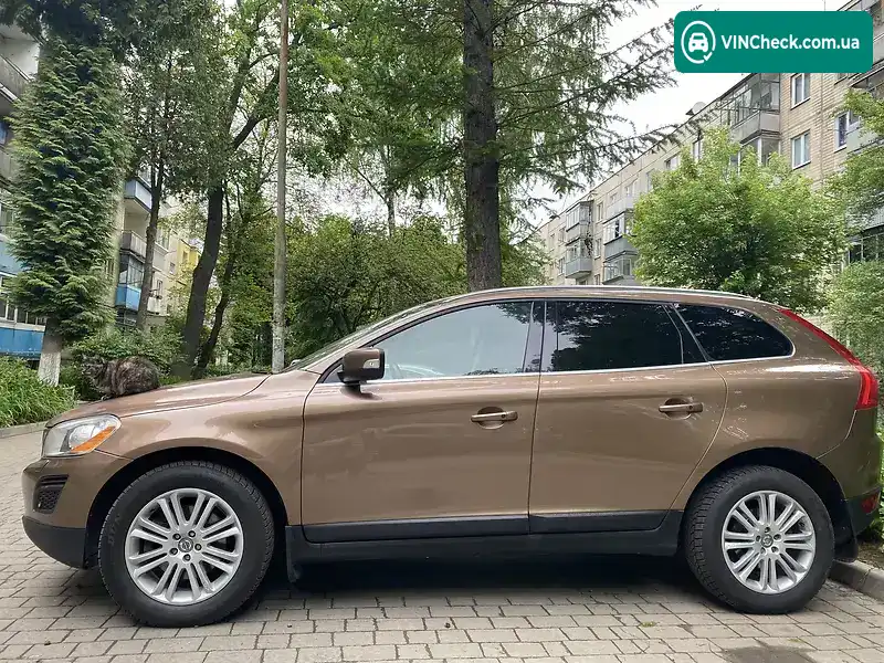 Volvo XC60 2012, фото з оголошення 2 з 12, VIN YV1DZ8256C2293902