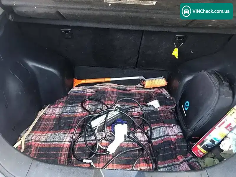 Nissan Leaf 2017, фото з оголошення 2 з 10, VIN SJNFAAZE0U6071161