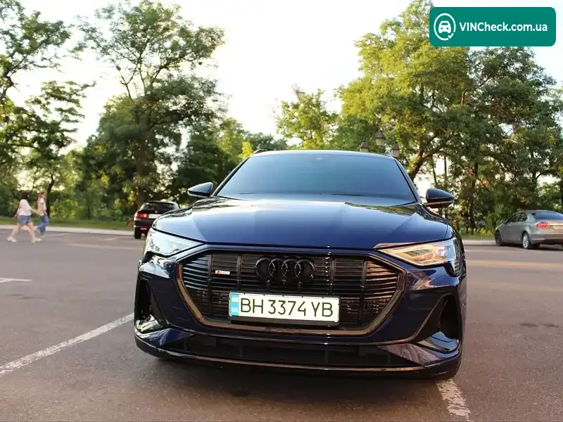 Audi e-tron 2022, фото з оголошення 1 з 20, VIN WA1VABGE8NB041160