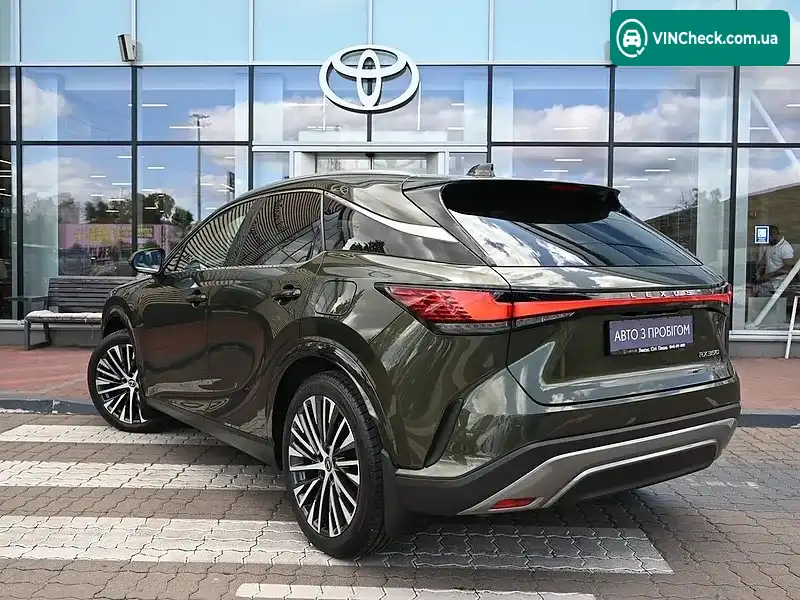 Lexus RX 2023, фото з оголошення 2 з 11, VIN JTJCHBJA302001489