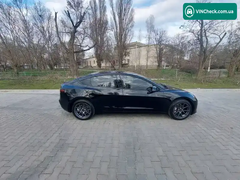Tesla Model 3 2023, фото з оголошення 2 з 13, VIN 5YJ3E1EB1PF628658