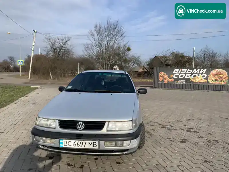 Volkswagen Passat 1994, фото з оголошення 2 з 14, VIN WVWZZZ3AZRB048467