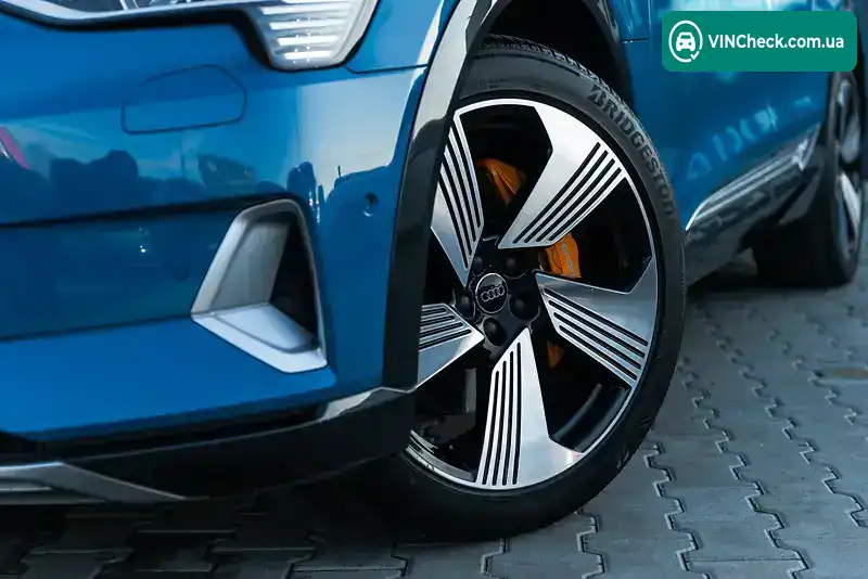 Audi e-tron 2019, фото з оголошення 2 з 21, VIN WAUZZZGE9KB005351