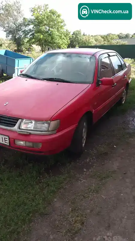 Volkswagen Passat 1993, фото з оголошення 2 з 13, VIN WVWZZZ3AZRE001002