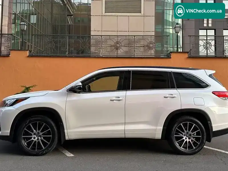 Toyota Highlander 2018, фото з оголошення 1 з 17, VIN 5TDJZRFH8JS835273