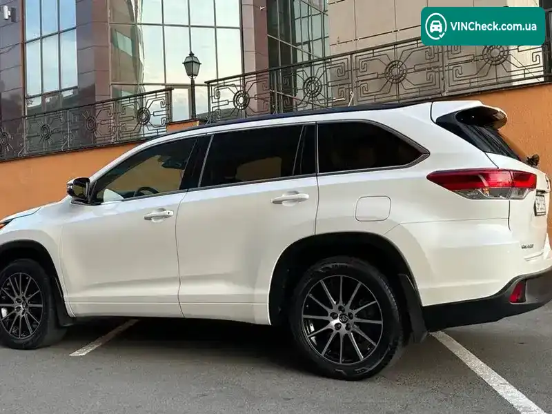 Toyota Highlander 2018, фото з оголошення 2 з 17, VIN 5TDJZRFH8JS835273