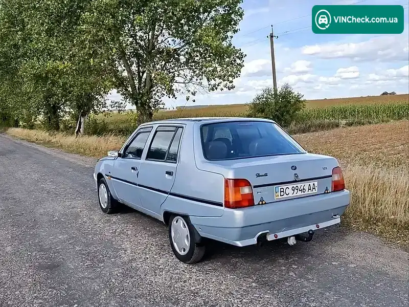 ЗАЗ 1103 Славута 2004, фото з оголошення 2 з 8, VIN LZEPCKLA3G9E00070
