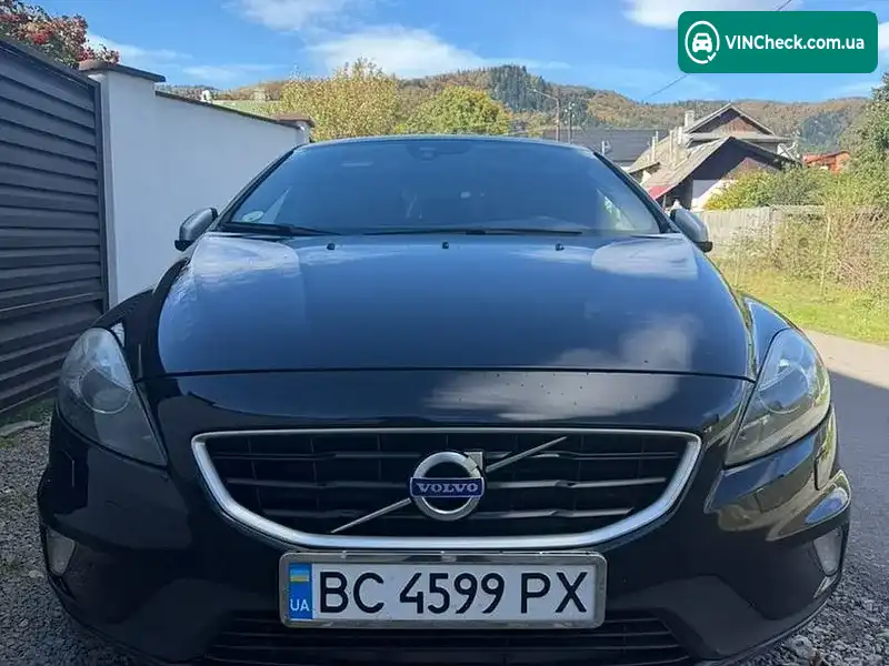Volvo V40 2015, фото з оголошення 1 з 11, VIN YV1MV7431G2303441