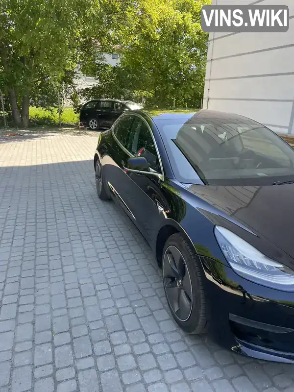 Tesla Model 3 2018, фото з оголошення 2 з 8, VIN 5YJ3E1EB8JF127273