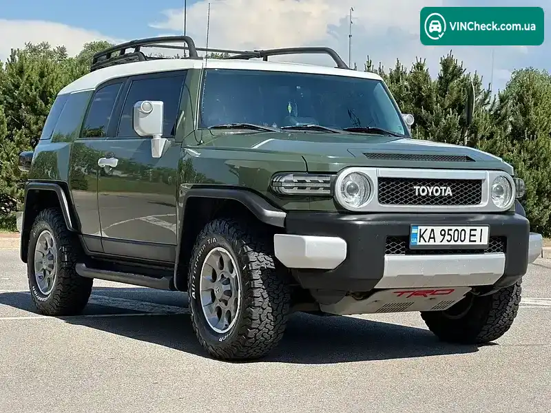 Toyota FJ Cruiser 2012, фото з оголошення 2 з 20, VIN JTEBU4BF9CK143264