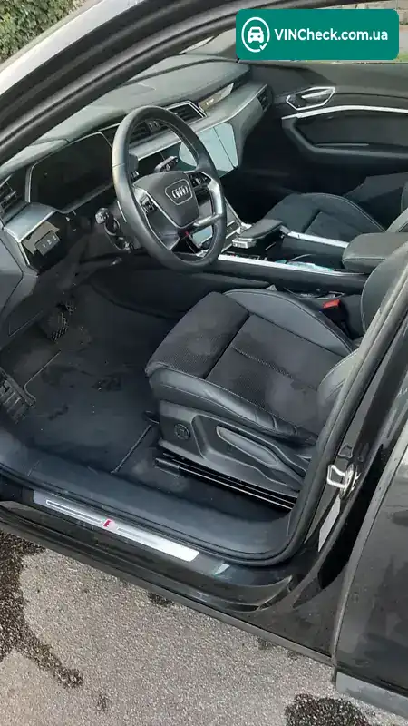 Audi e-tron 2020, фото з оголошення 2 з 14, VIN WAUZZZGE8MB019390